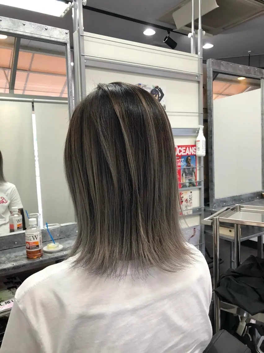 ミディアム カラー ヘアアレンジ カット ヘアカラー トリートメント 大塚 貴之のヘアスタイル