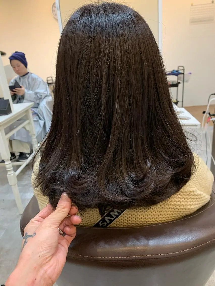 ミディアム カラー グレージュ バイオレットカラー カット ヘアカラー トリートメント 不動令 認定カラーリストのヘアスタイル