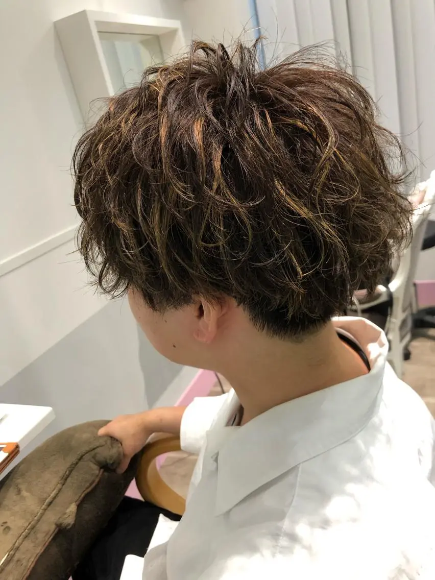 ショート パーマ スパイラルパーマ Lit.豊橋 夏目のヘアスタイル