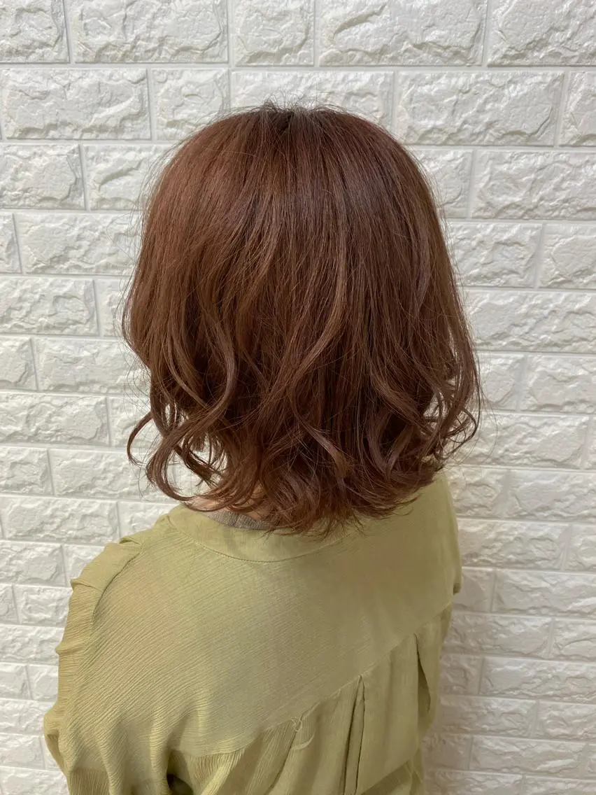 ミディアム カラー ベージュカラー ピンクカラー ピンクベージュ カット ヘアカラー トリートメント 金沢 広美のヘアスタイル