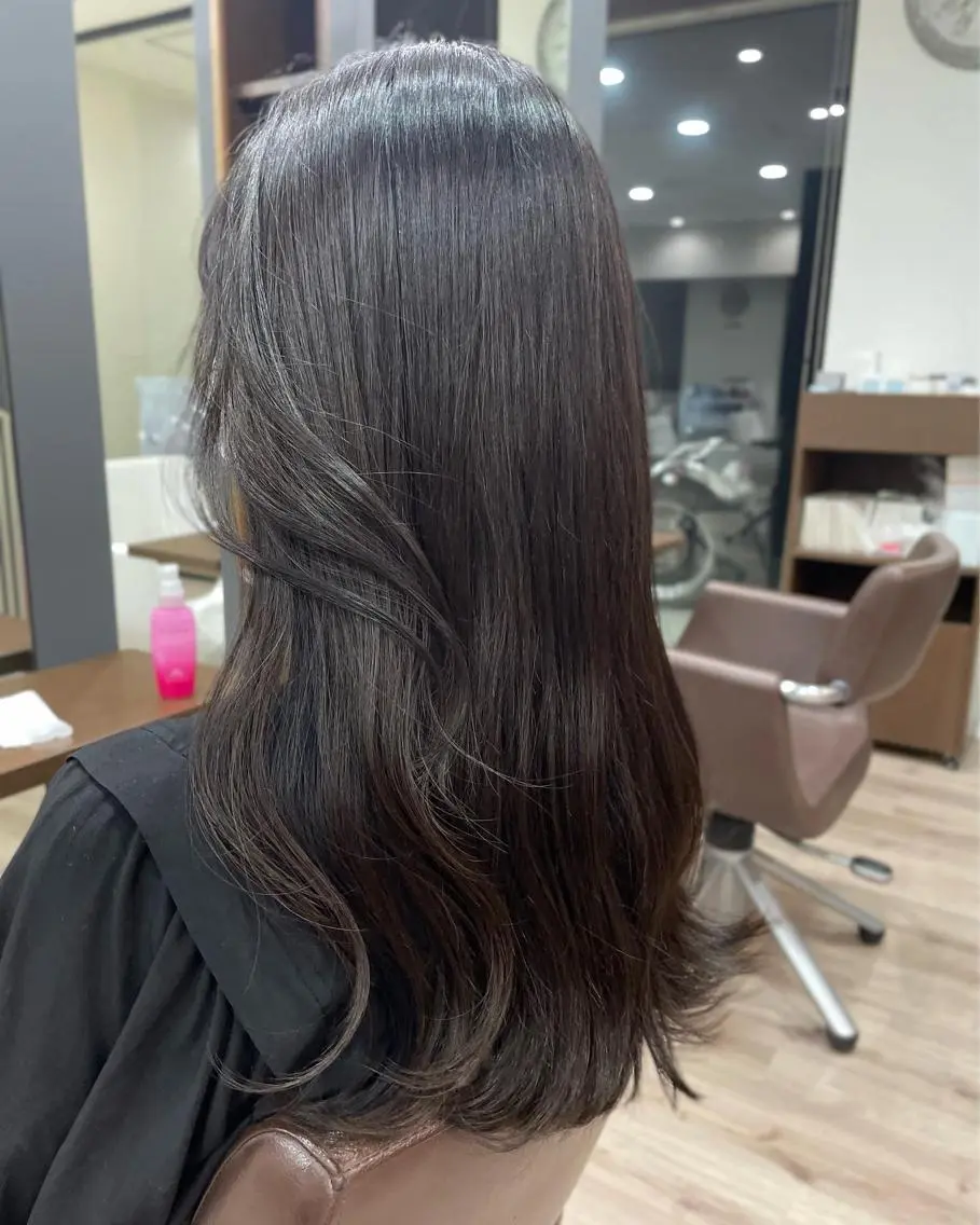 ロング カラー アッシュ アッシュブラウン ブラウンカラー 顔まわりレイヤー レイヤーカット たなか りなのヘアスタイル