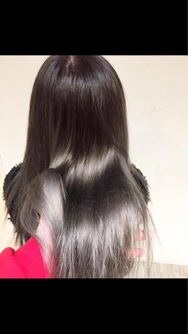 ロング カラー グレージュ シルバー シルバーグレージュ ブリーチ/髪質改善 NYNY大久保のヘアスタイル