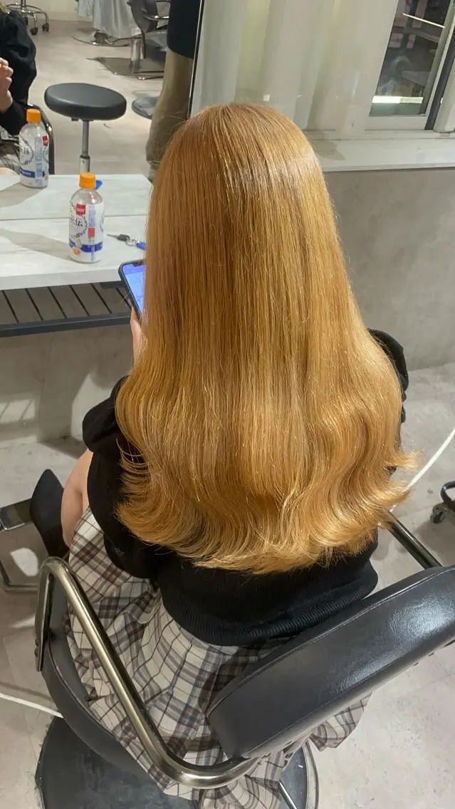 カラー ブロンド ヘアカラー 🇰🇷ハイトーン× 韓国レイヤー레이어드のヘアスタイル