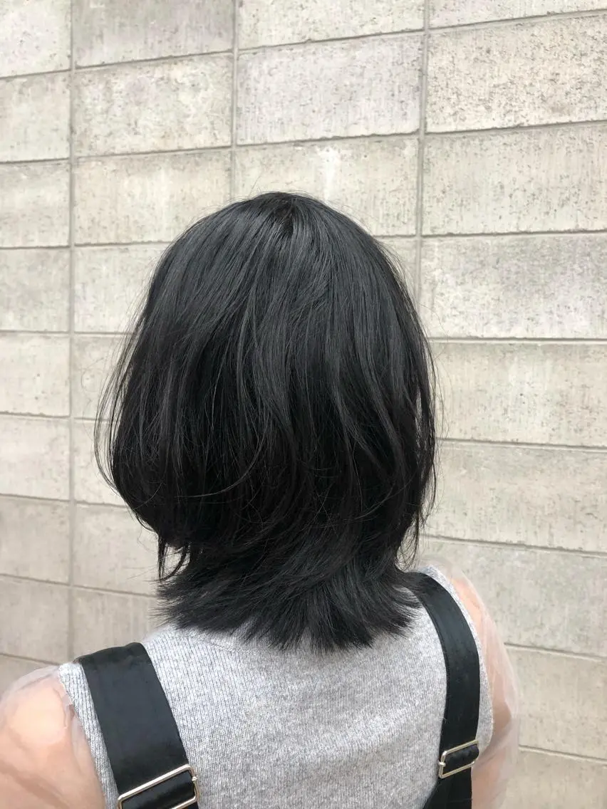 ミディアム ウルフカット ポルトユイ エツのヘアスタイル
