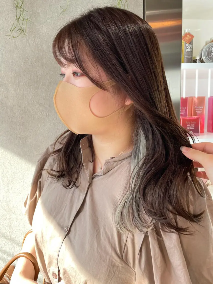 ロング カラー ブリーチ ケアブリーチ グレージュ シルバー シルバーグレージュ ヘアカラー ナチュラル透明感🌱 小山美樹子のヘアスタイル