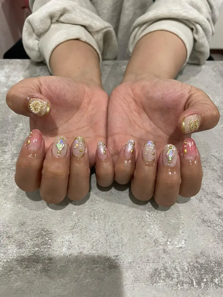 ネイル 持ち込み Raviliss ♡のネイルデザイン
