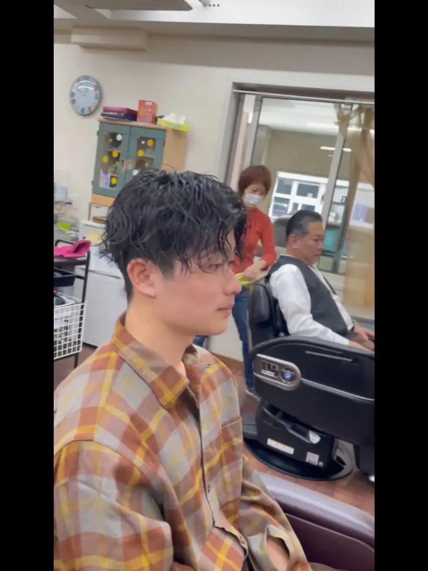 ミディアム パーマ メンズ メンズパーマ 赤司 泰樹のヘアスタイル