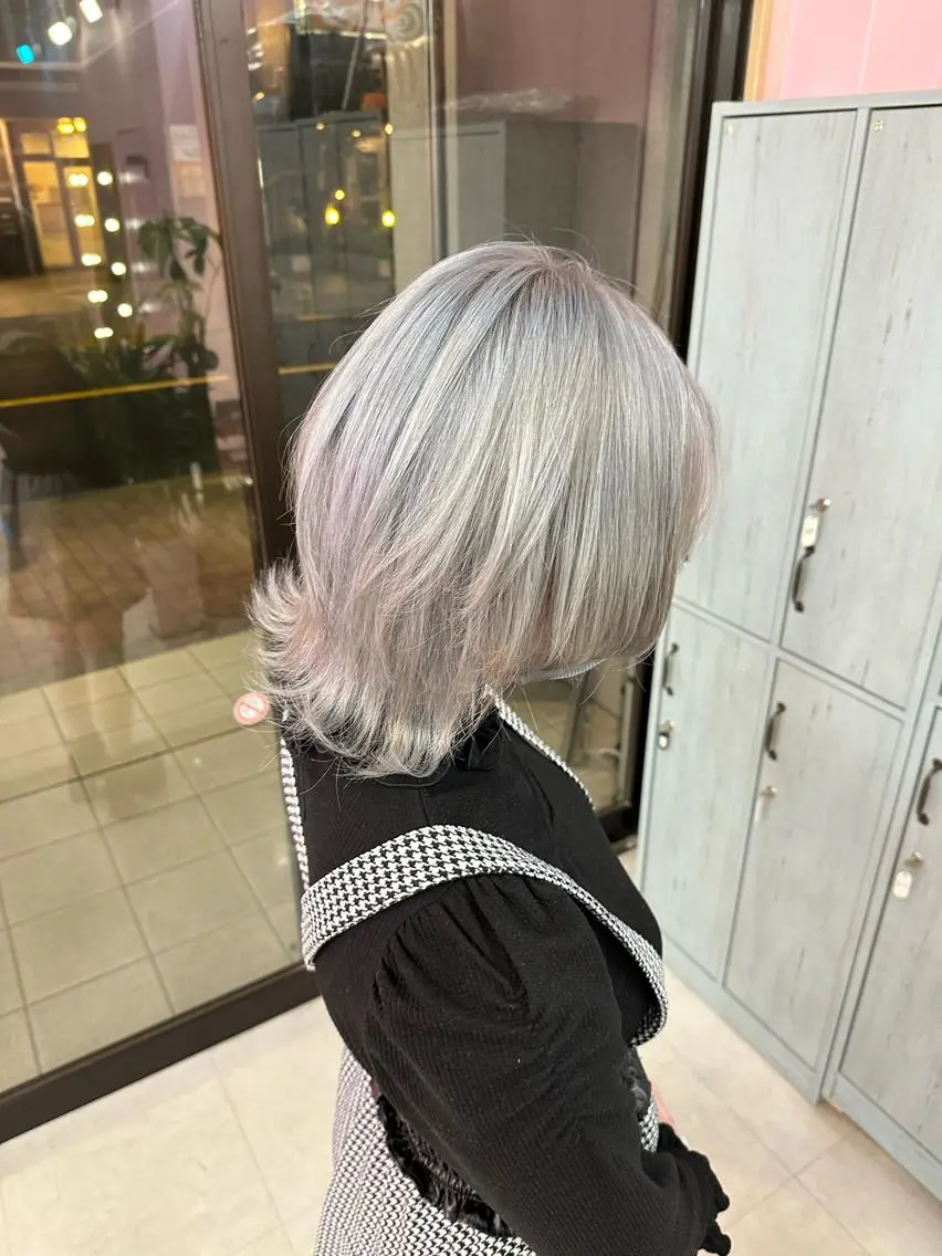 ミディアム カラー ヘアカラー トリートメント ブリーチ特化🌈 MANATOのヘアスタイル