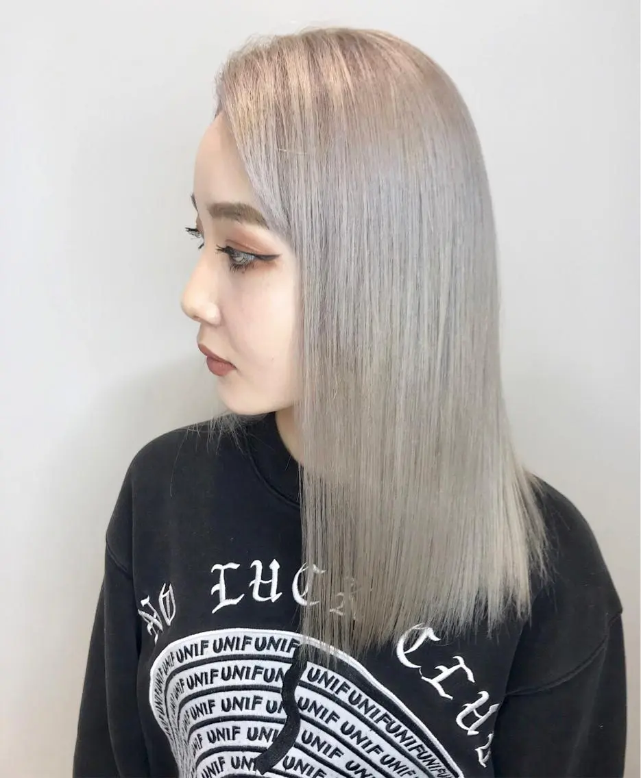 セミロング カラー インナーエクステ渋谷 🦋KAJIのヘアスタイル