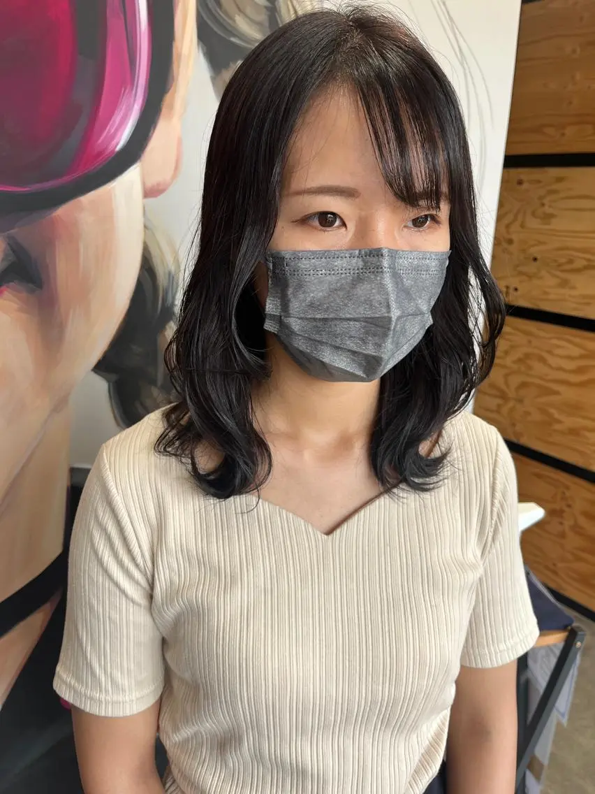 ミディアム カラー パーマ ヘアアレンジ メンズ キッズ ネイル マツエク・マツパ アイブロウ ミディアムパーマ メンズパーマ ブラウンカラー ケアカラー 透明感カラー 久木原 ゆりのヘアスタイル