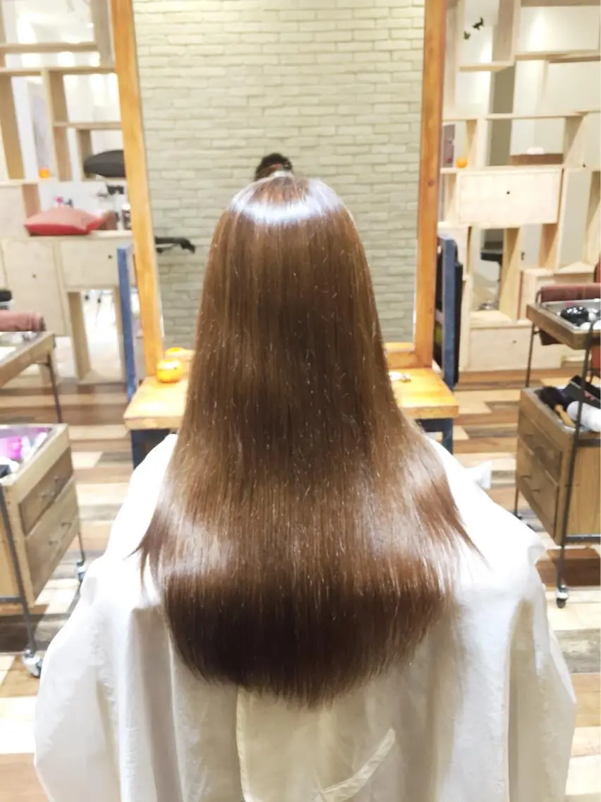 ロング カラー アッシュ ベージュカラー トリートメント ハイトーン×髪質改善 KENTAのヘアスタイル