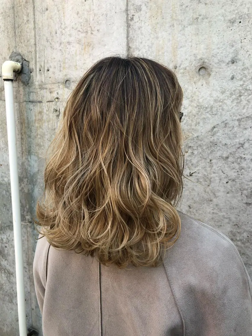 ミディアム カラー KANAMI日暮里 韓国ヘア・メイクのヘアスタイル