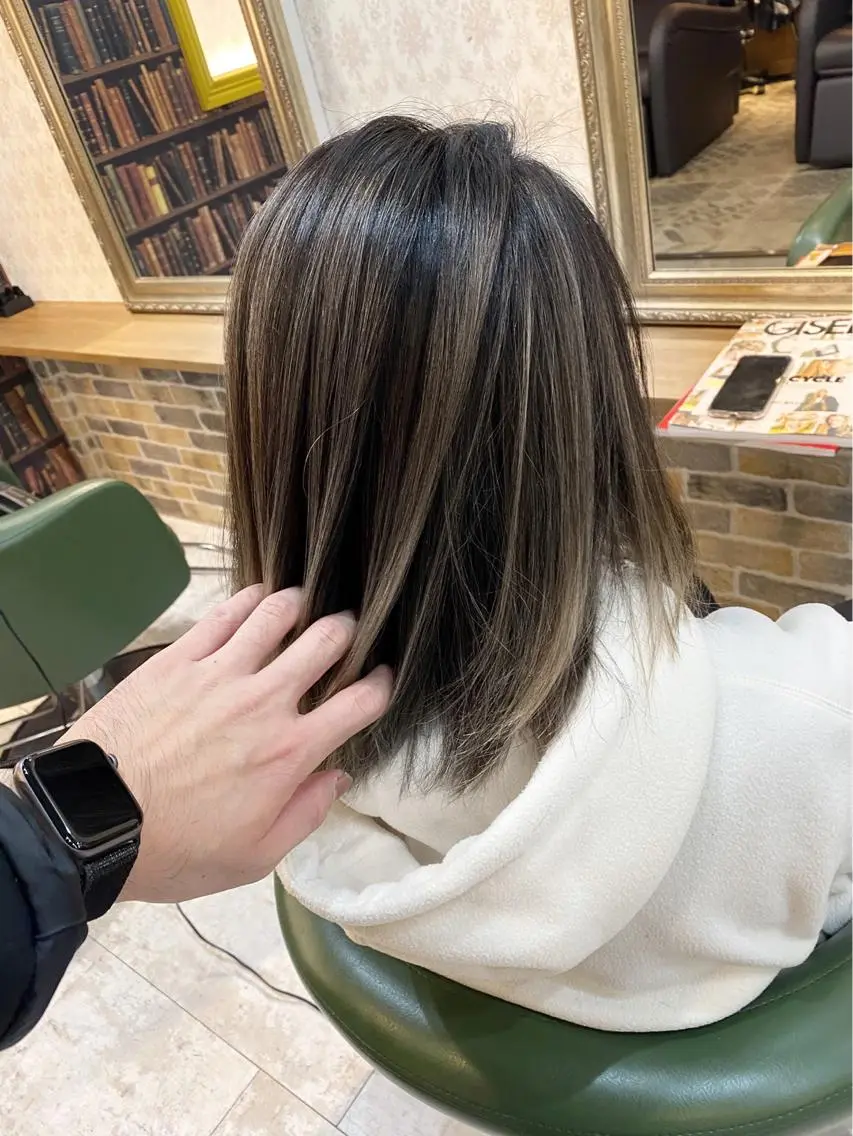 ミディアム カット ヘアカラー トリートメント en Siena エンシエナのヘアスタイル