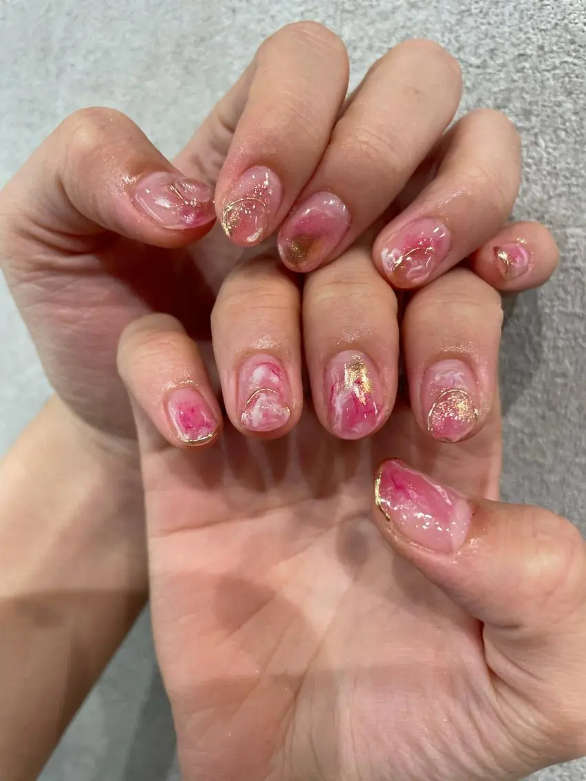 ネイル ニュアンスネイル ピンク ハンドネイル ナチュラル透明感🌱 小山美樹子のヘアスタイル