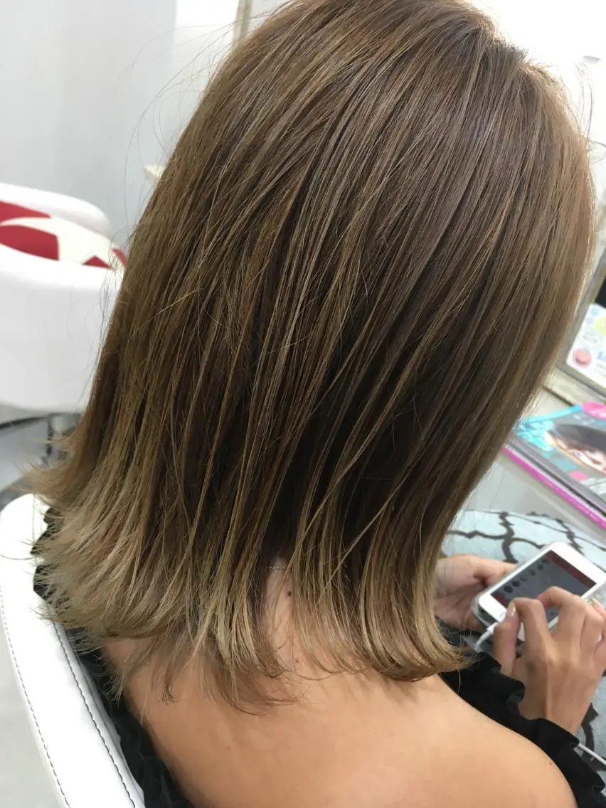 セミロング カラー 髪質改善 中川 翔のヘアスタイル