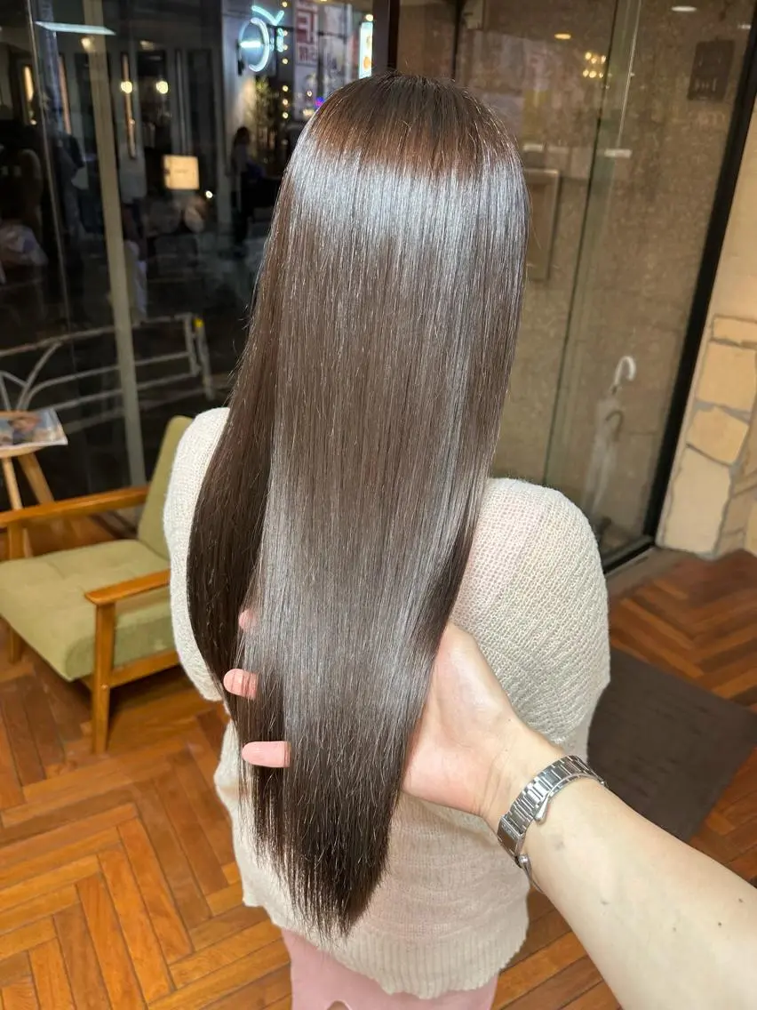 ロング カラー ベージュカラー ブリーチ ブリーチなしカラー オリーブベージュ 矢野 晃平のヘアスタイル