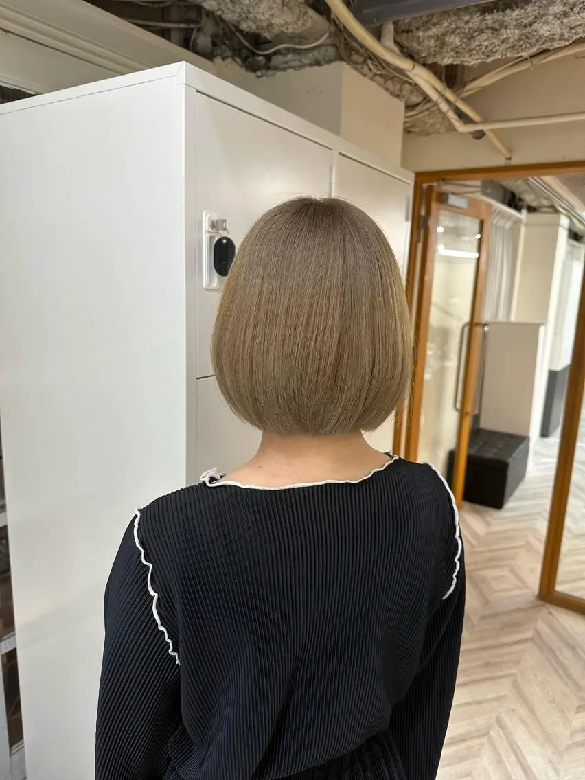 ショート ヘアカラー 韓国ヘア×ハイトーン AYA💫のヘアスタイル