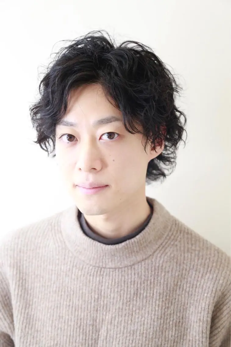 メンズ パーマ 石倉 真のヘアスタイル