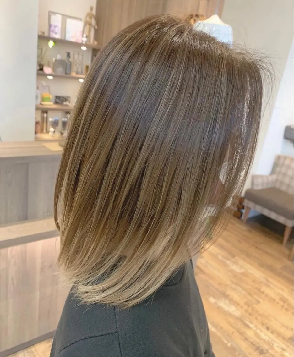 セミロング カラー megu 髪質改善TaLeのヘアスタイル
