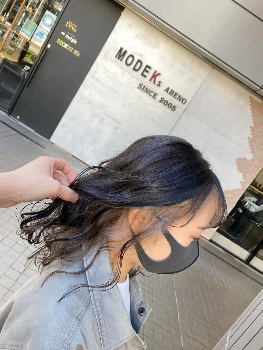 ミディアム カラー グレージュ インナーカラー カット ヘアカラー トリートメント SHAFT Ieiriのヘアスタイル