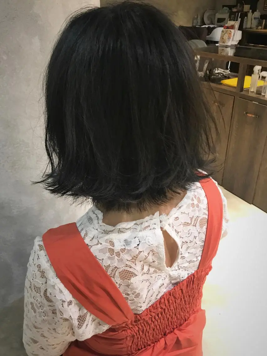 ショート カラー ブルーカラー グレージュ 松村 崇弘のヘアスタイル