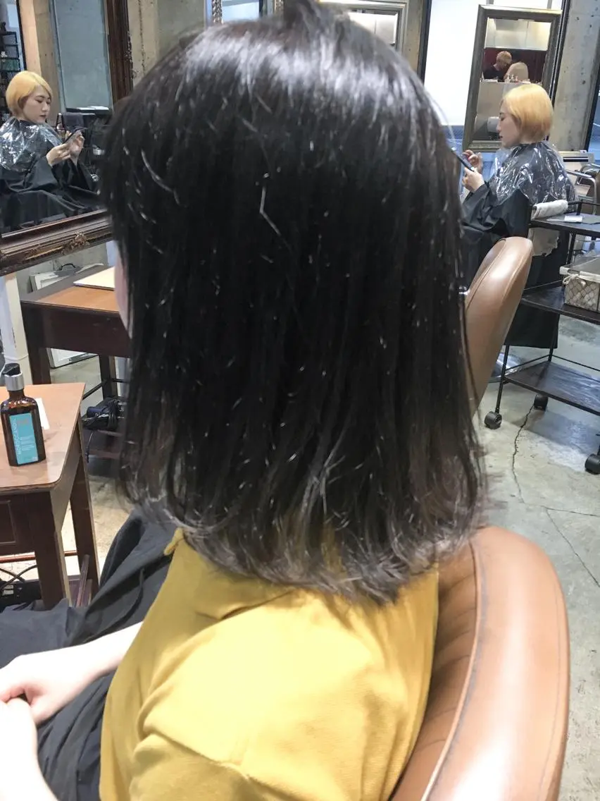 ミディアム カラー ダークグレー ダブルカラー 北條 優輝のヘアスタイル