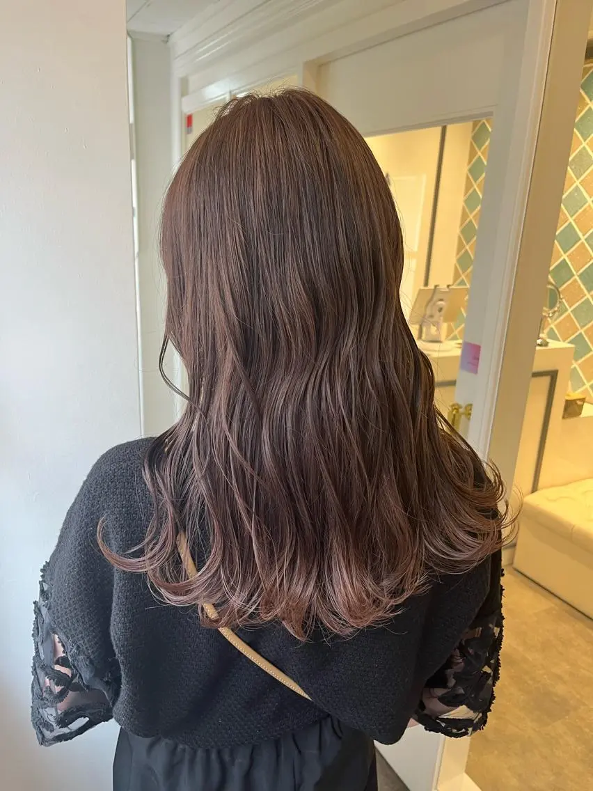 セミロング カラー ベージュカラー 透明感カラー . AYUKAのヘアスタイル