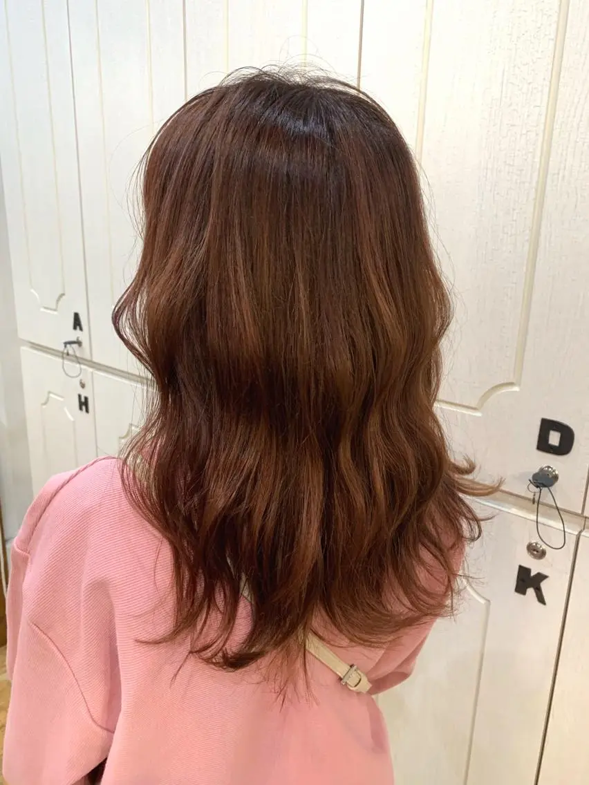セミロング ヘアカラー LITTLE _KATOのヘアスタイル