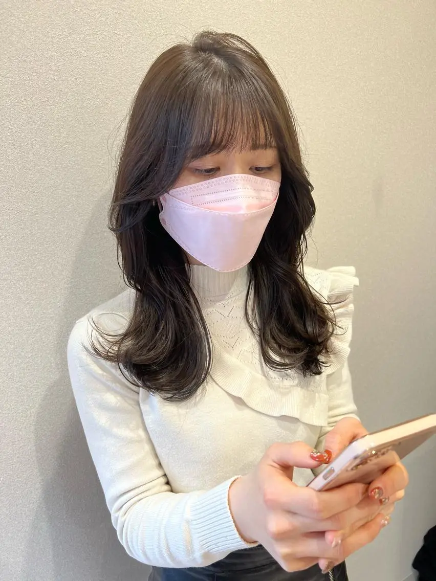 セミロング カラー エギョモリ 外国人対応 佐久間のヘアスタイル