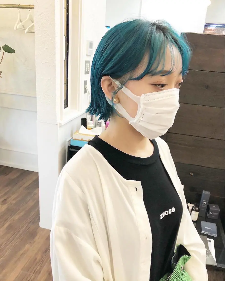 ショート カラー 切りっぱなしボブ グラデーションカラー グレージュ ハイライトカラー インナーカラー カット ヘアカラー トリートメント 江原 彩華のヘアスタイル