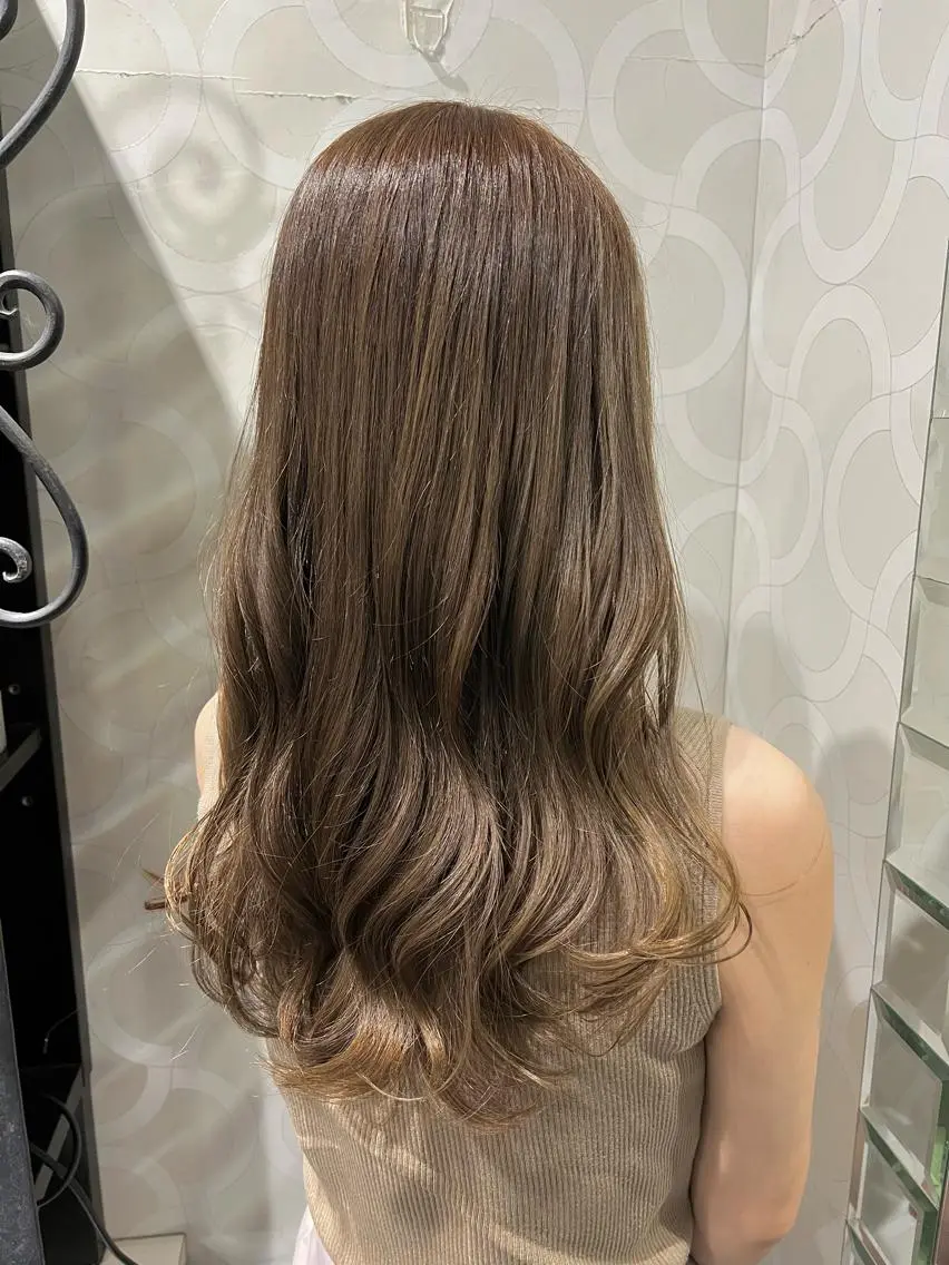 ロング カラー アッシュ ベージュカラー ブラウンカラー ヘーゼル ミルクティーベージュ カット ヘアカラー トリートメント 艶髪 ♡Tomiyaのヘアスタイル