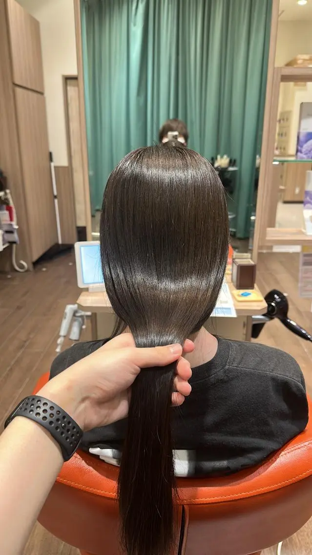 ロング カラー 透明感カラー グレージュ 佐藤功真/ ブリーチなしカラーのヘアスタイル