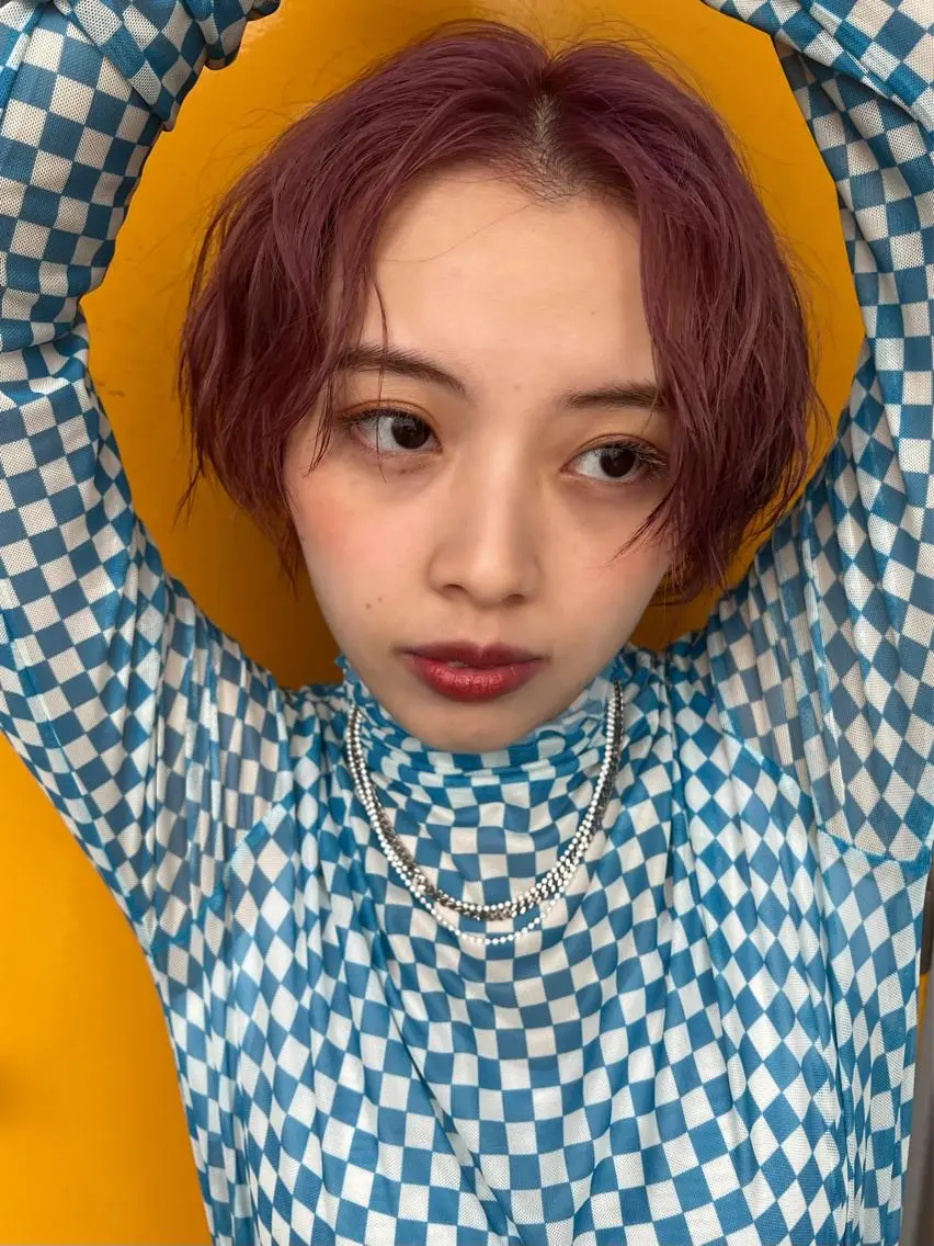 ショート カラー ヘアアレンジ ブリーチ ブラウンカラー ハイトーンカラー ピンクカラー ピンクブラウン カット ヘアカラー トリートメント サナ🌱 切りっぱなしボブのヘアスタイル
