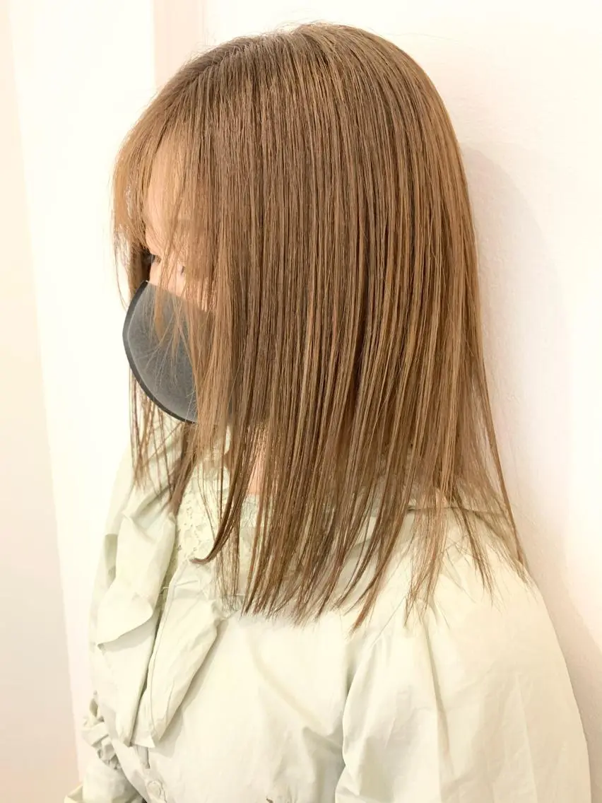 セミロング カラー i'll 未空のヘアスタイル