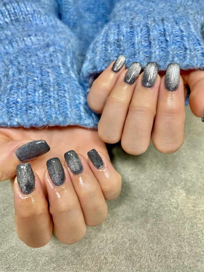 ネイル ブルー キラキラネイル マグネットネイル ネイビー ワンカラーネイル salon de oct.のネイルデザイン