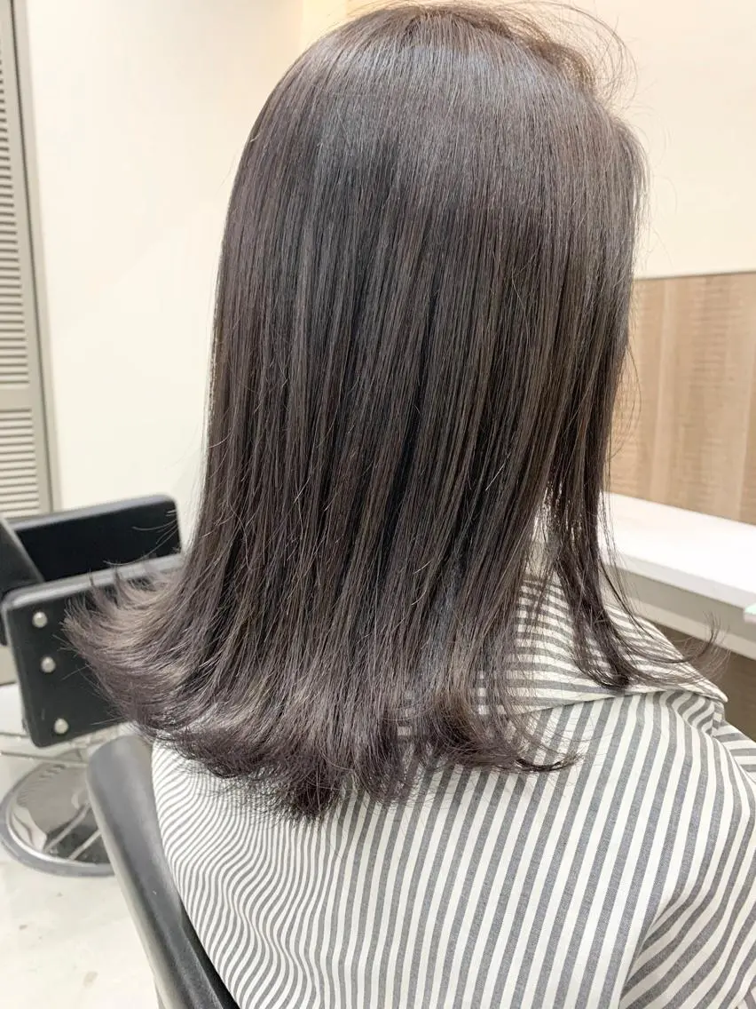 ミディアム カラー グレージュ ハイライトカラー シルバー シルバーグレージュ ハイライト ヘアカラー トリートメント レイヤー/大人メンズ パーマ🌀 平島拓也のヘアスタイル