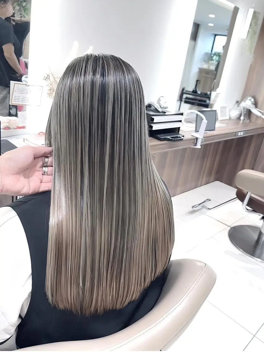 セミロング カラー バレイヤージュ 髪質改善 レイヤーカット カット ヘアカラー トリートメント 山崎俊輔/髪質改善 /バレイヤージュのヘアスタイル