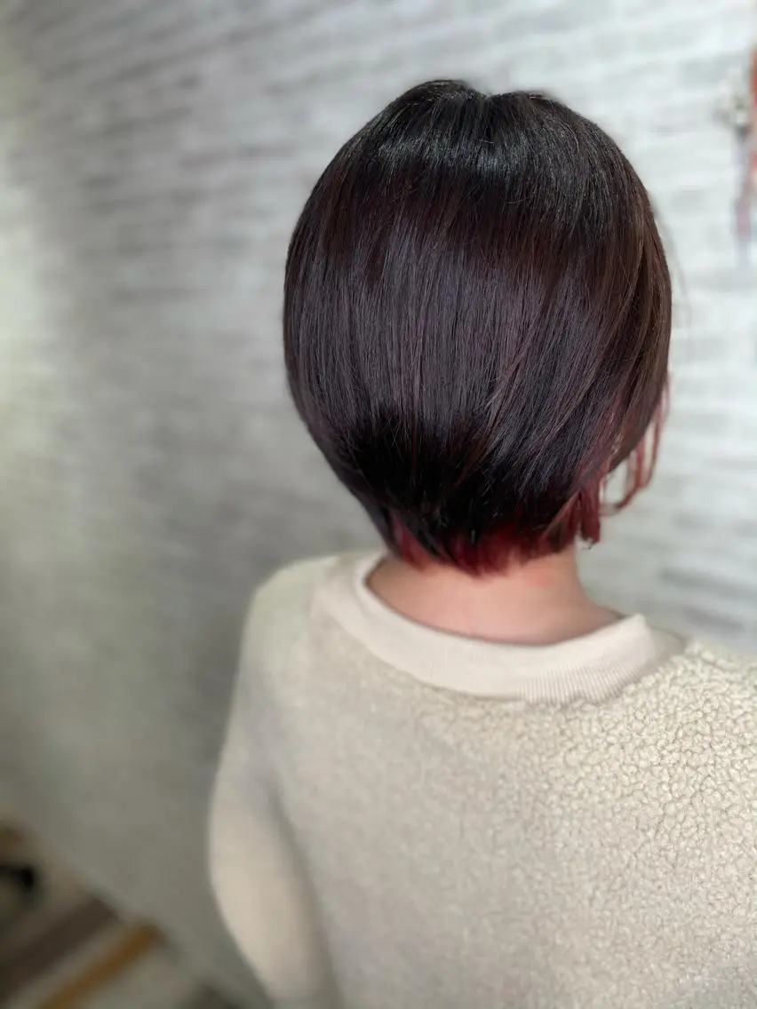 ショート カラー 平田 怜のヘアスタイル