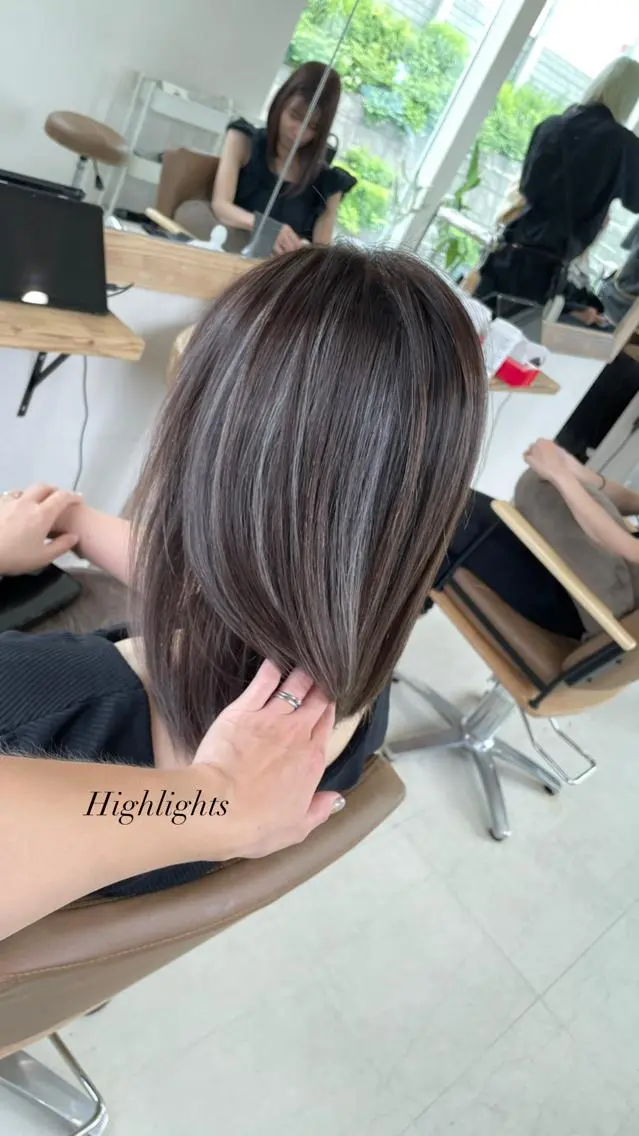 ミディアム ヘアカラー 鈴木 妃帆未のヘアスタイル