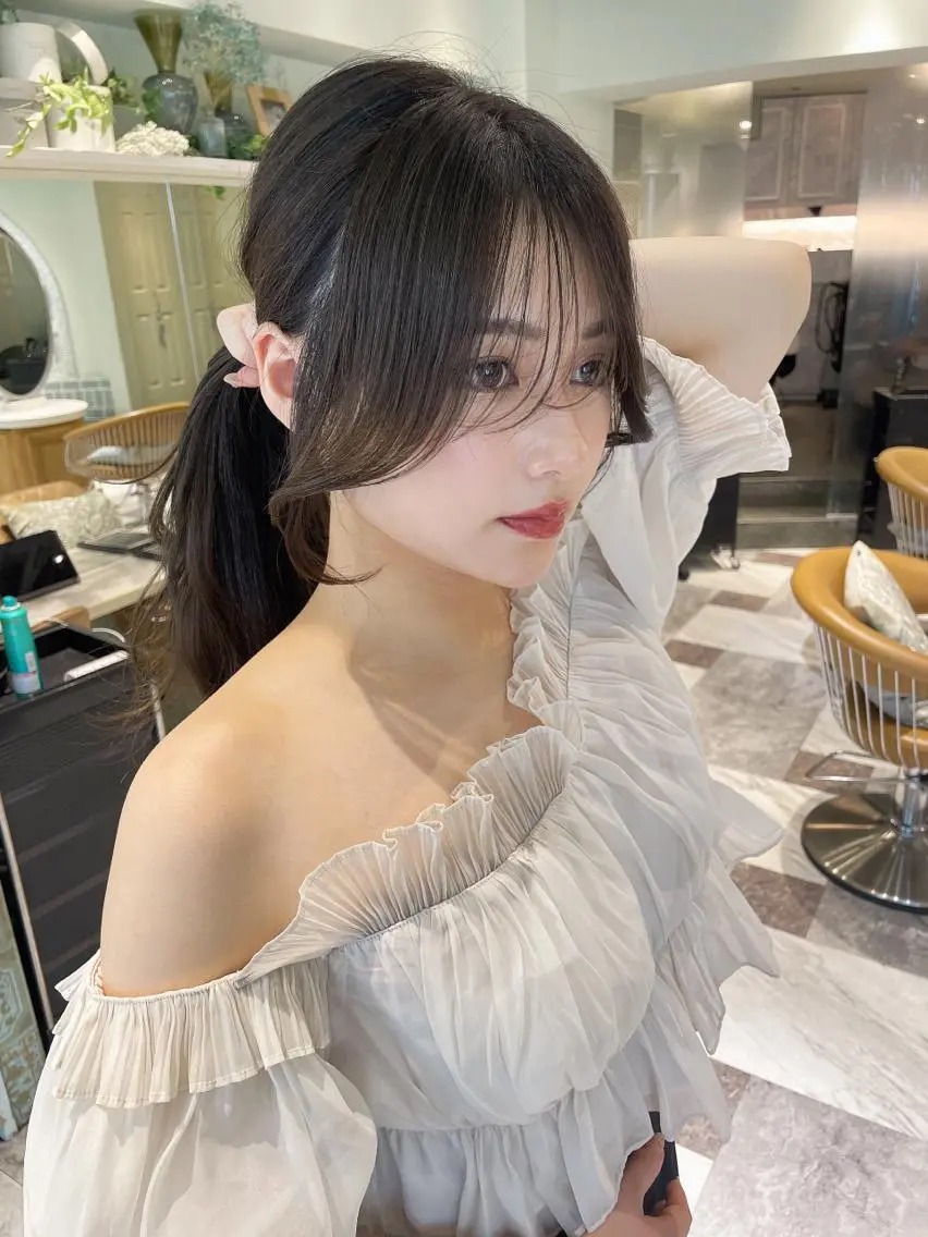 セミロング カラー ベージュカラー 黒髪 ブリーチ ブルーカラー ブルーブラック カット ヘアカラー トリートメント 木屋元一/透明感 /前髪/レイヤーのヘアスタイル