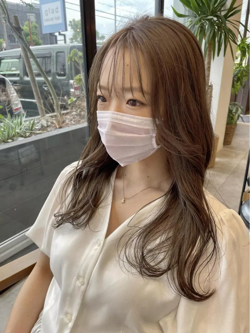 セミロング カラー ベージュカラー 比嘉 千咲のヘアスタイル