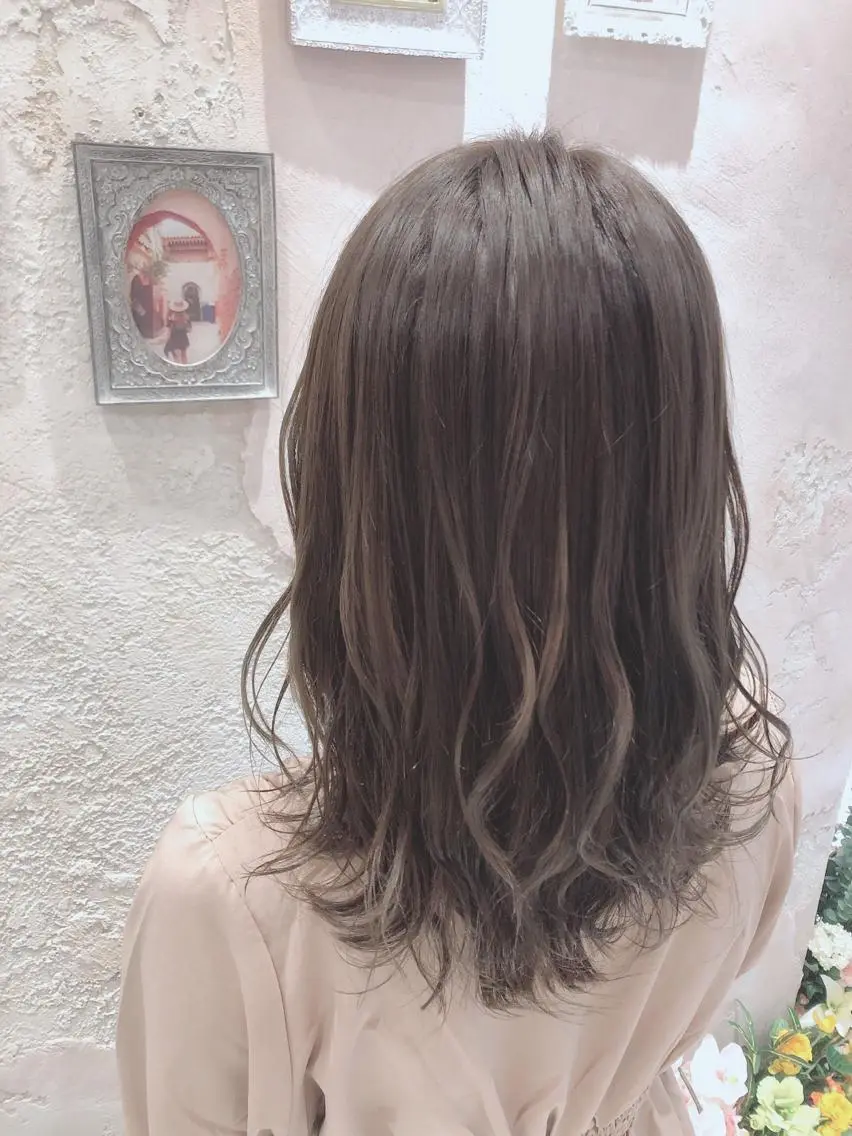 ミディアム アッシュ カット ヘアカラー トリートメント 代表山口ひな 髪質改善のプロのヘアスタイル