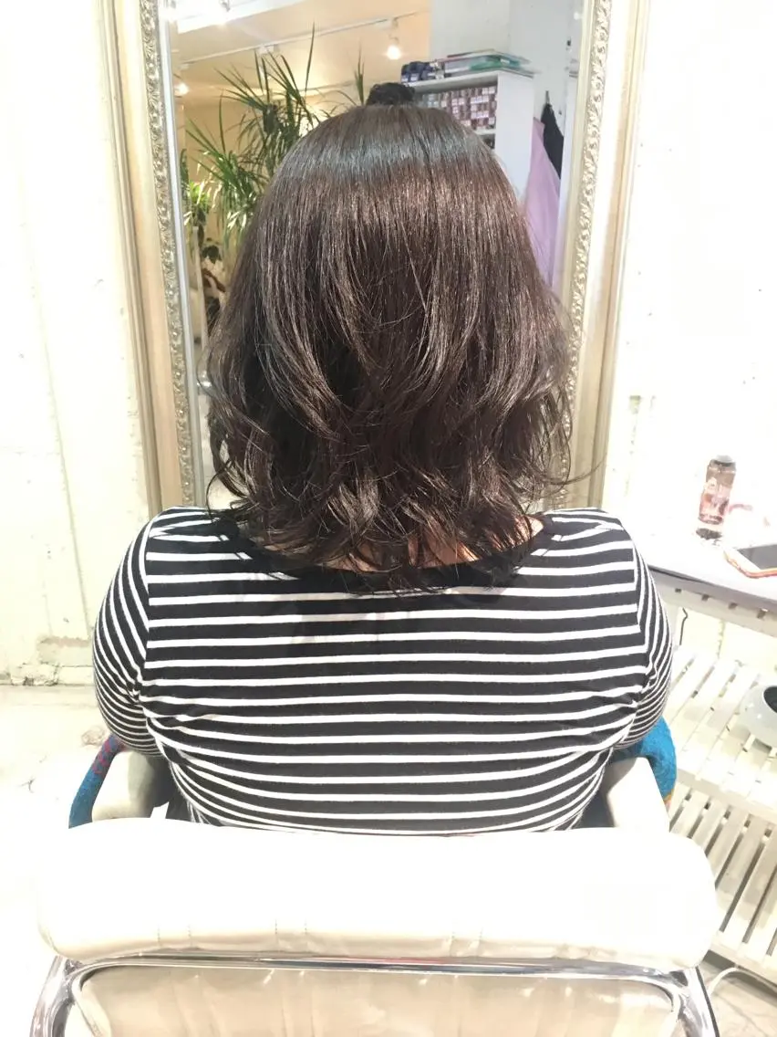 ミディアム カラー アディクシーカラー ブルーカラー カット ヘアカラー CALMHAIR 五十實淳のヘアスタイル