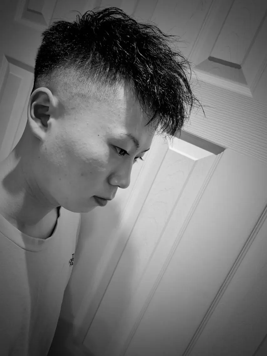 ショート メンズ フェードカット メンズパーマ メンズツイストパーマ ツイストパーマ Naya Takumaのヘアスタイル