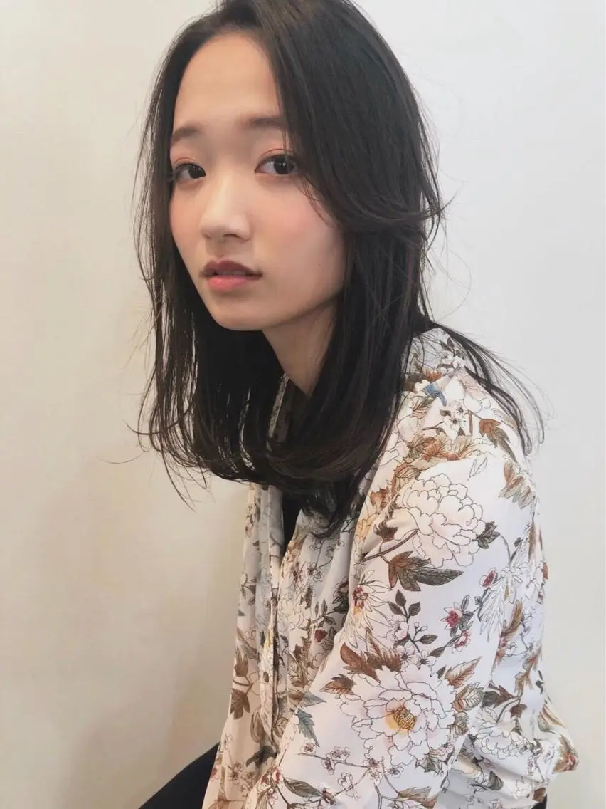 ミディアム カラー パーマ レイヤーカット ローレイヤー 🌿理想を叶える🌿 似合わせ🌟RISAのヘアスタイル