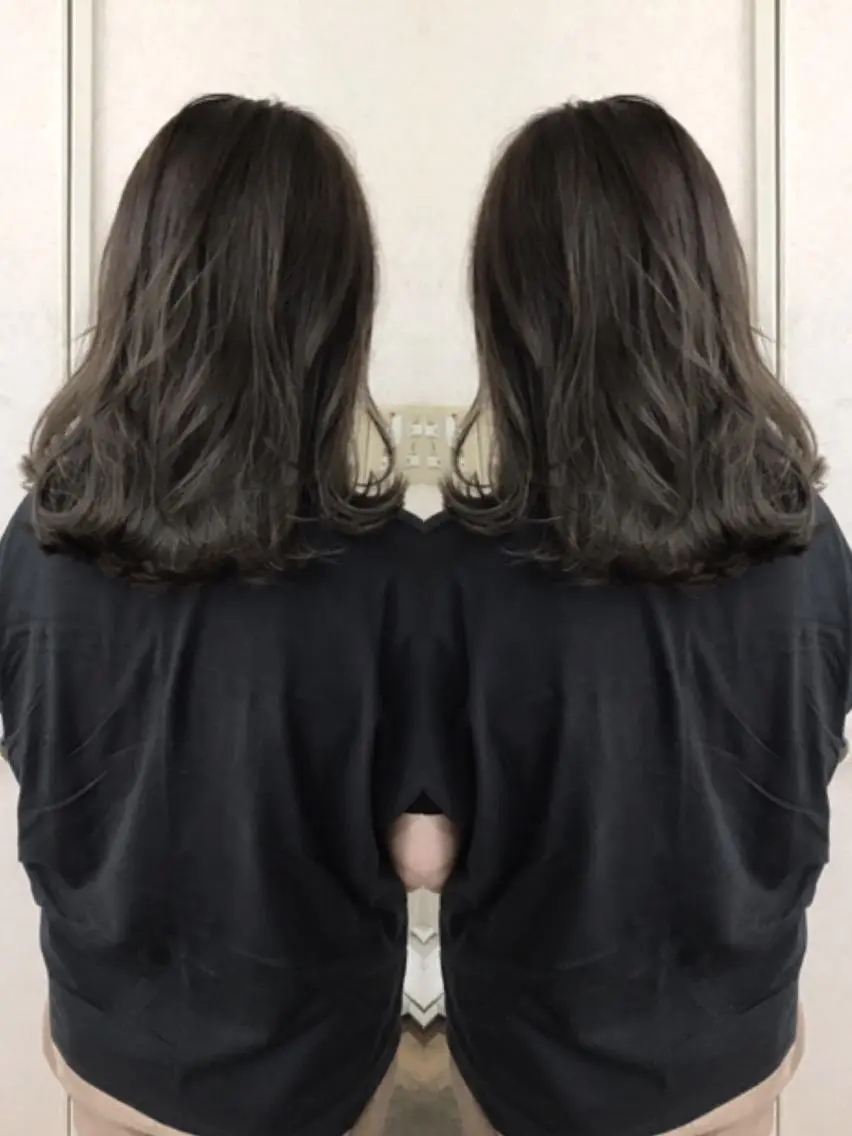 ミディアム カラー ヘアアレンジ グレージュ ハイライトカラー ハイライト ヘアカラー 三輪 太一のヘアスタイル