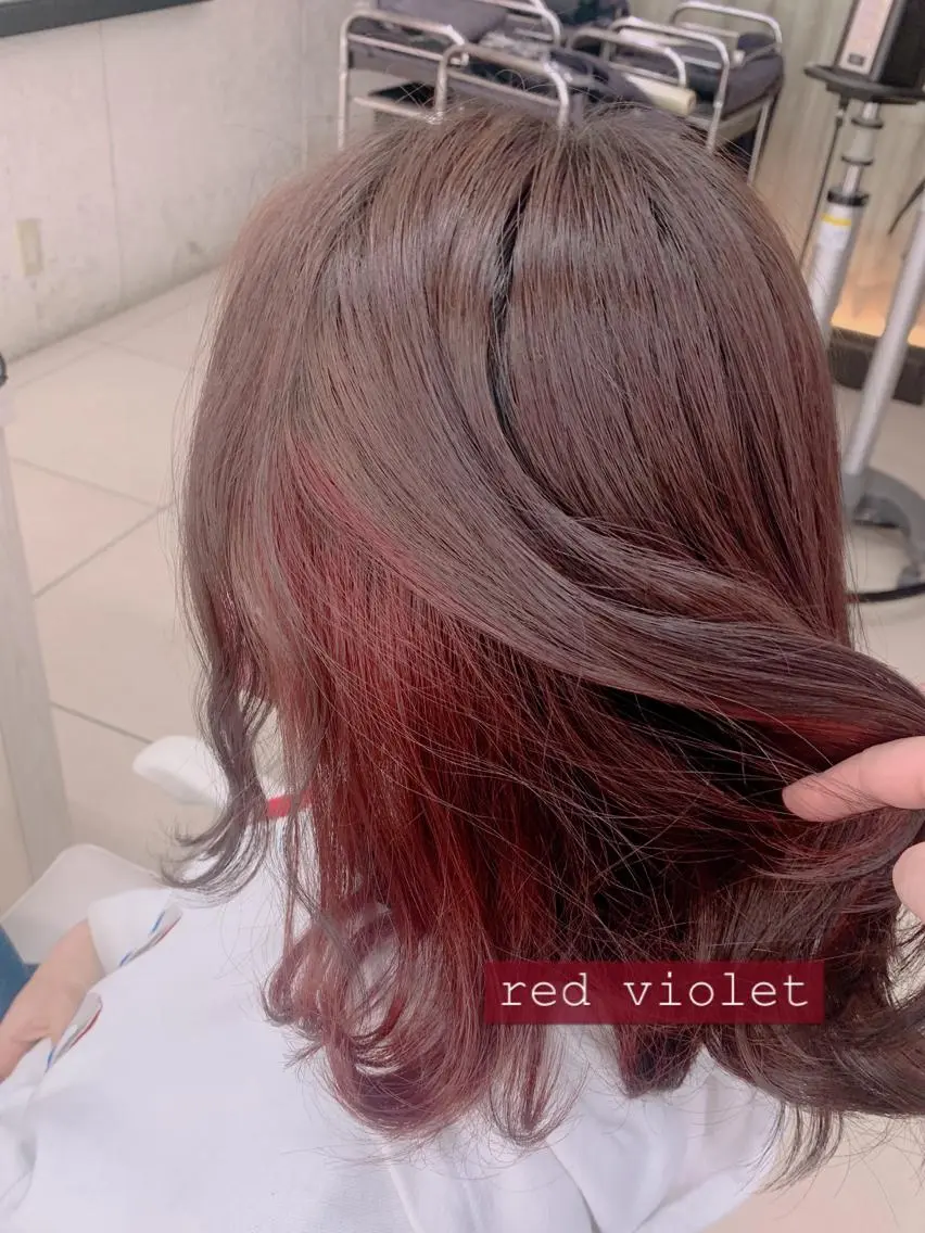 ミディアム カラー ブリーチ インナーカラー ピンクカラー レッドカラー バイオレットカラー ヘアカラー ✂︎レディース のメンズカット屋さんのヘアスタイル