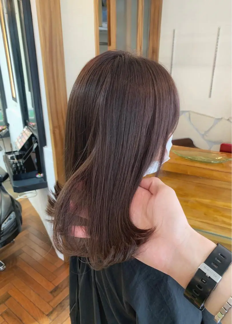 ミディアム カラー ベージュカラー ブリーチ ブラウンカラー ブラウンベージュ ブリーチなしカラー 矢野 晃平のヘアスタイル