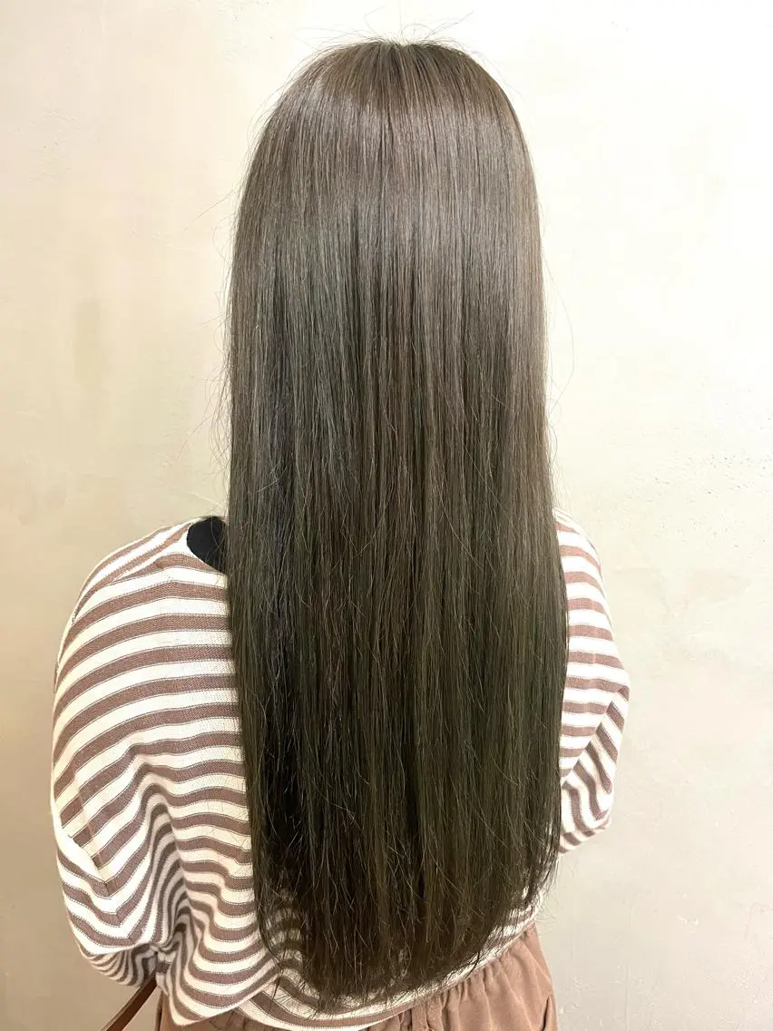 ロング カラー アディクシーカラー 透明感カラー オリーブカラー オレンジ ⭐️ airi⭐️のヘアスタイル