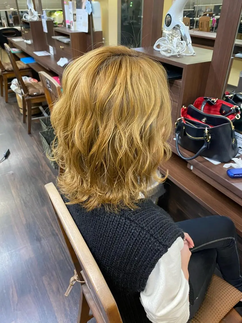 ミディアム 外ハネヘア ヘアセット 泉 汐織のヘアスタイル